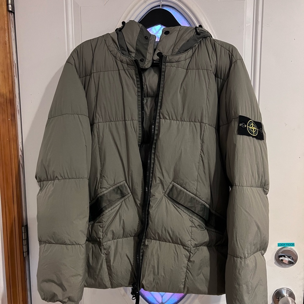 Stone island men’s green coat preowned xl